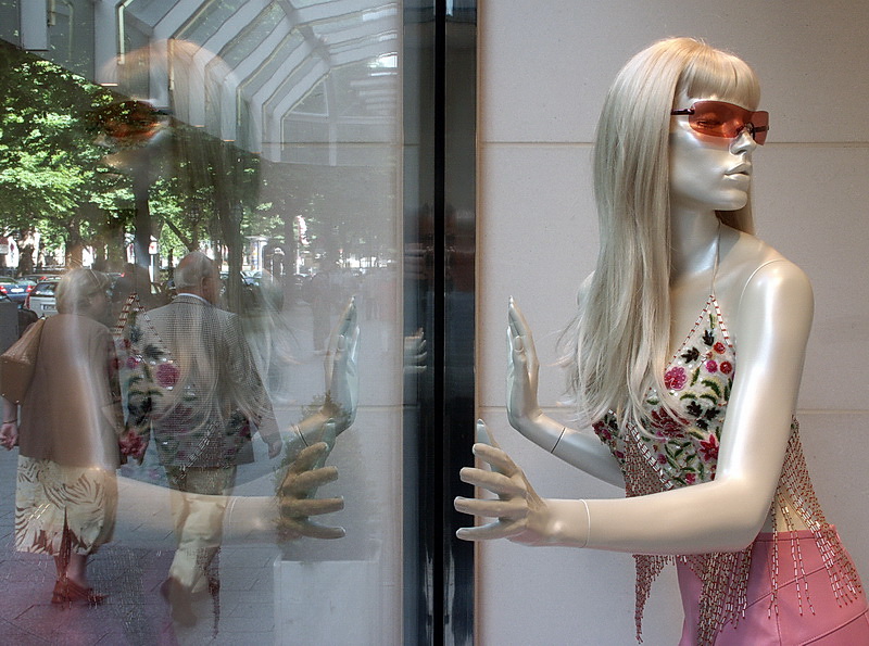 Puppe PICT0997 (8).jpg - Sehr oft ging ich an Ihnen vorbei und sah nicht wie fotogen sie sind